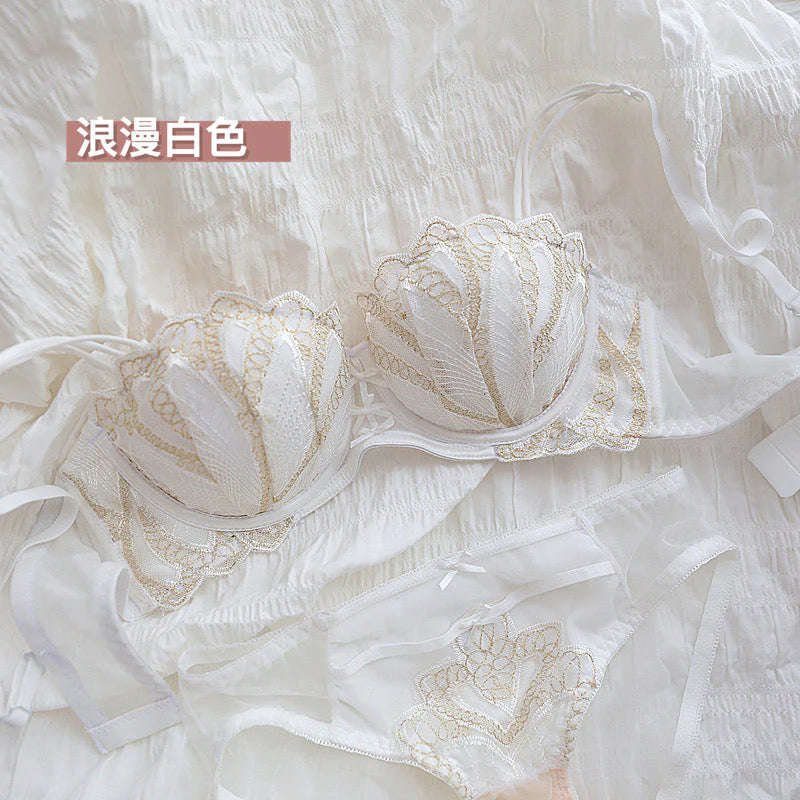 Wriufred Retro Embroidered Niche Underwear Set – Vintage-Inspired Elegance and Comfort