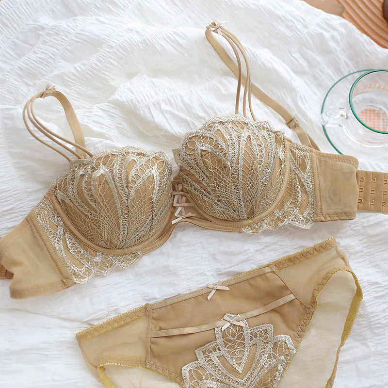 Wriufred Retro Embroidered Niche Underwear Set – Vintage-Inspired Elegance and Comfort